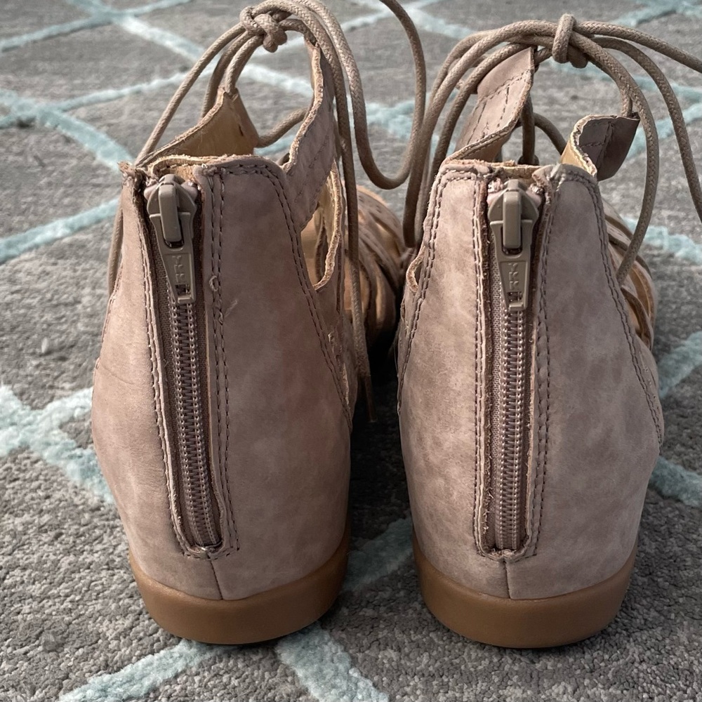 Earth Origins Hidden Wedge Gladiator Sandals for Women - Picture 4 of 7